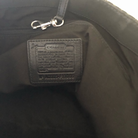 Signature Coach Bag - Picture 6 of 6